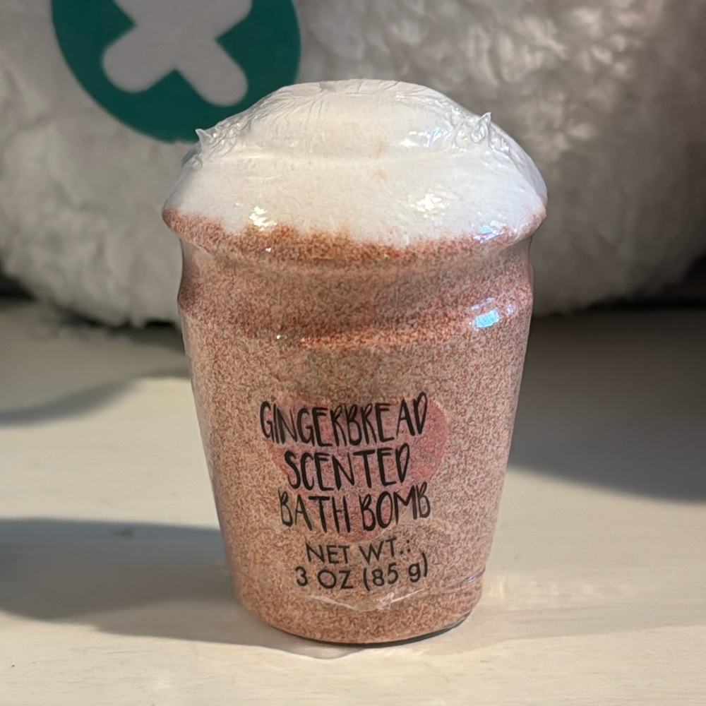 Gingerbread scented bath bomb